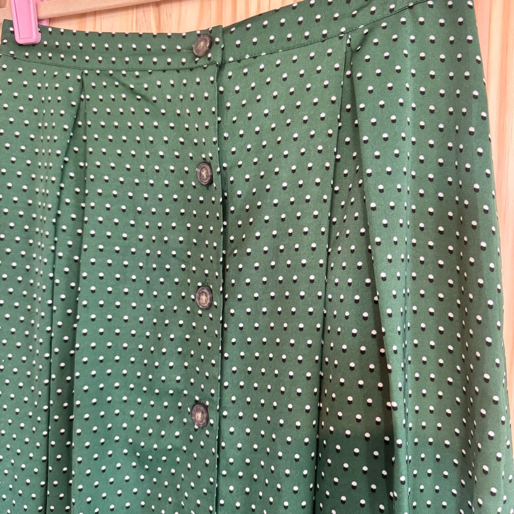 Who What Wear Green Midi A-Line Skirt with Dots and Pleats size 6 - Picture 10 of 12